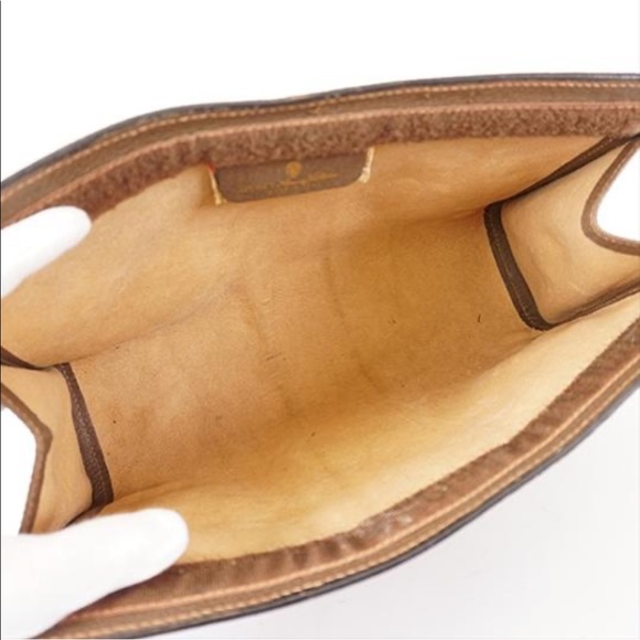 ***SALE*** Authentic Gucci Supreme Clutch - Picture 4 of 13